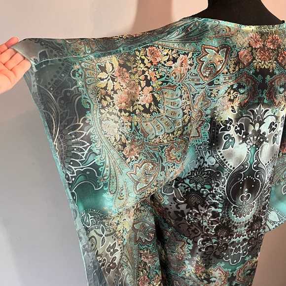 BLEU Sheer Green Poncho Blouse - Picture 4 of 10